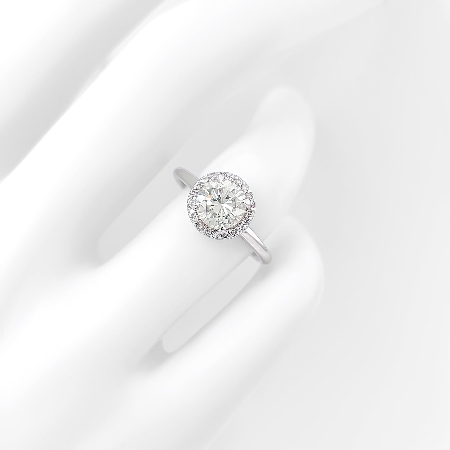 Round Diamond Engagement Ring (1.23CT TW)